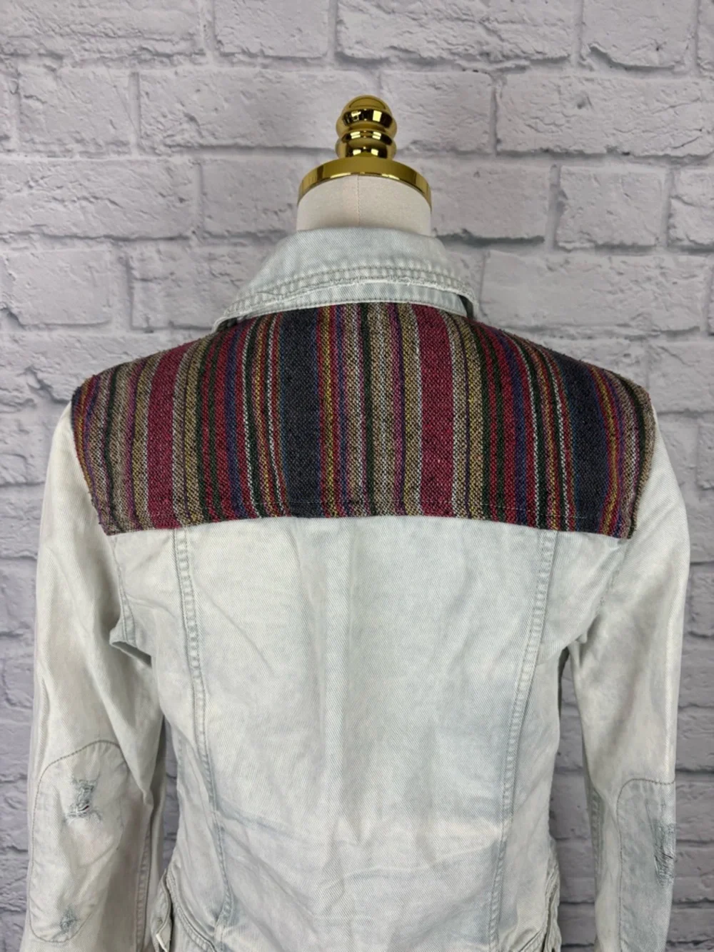 Free People Baja tapestry light wash denim jacket size 8